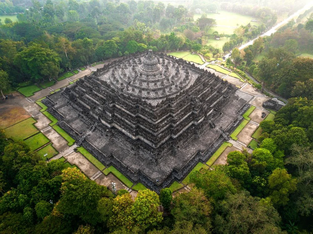 candi borobudur, tempat liburan keluarga dan anak di Indonesia